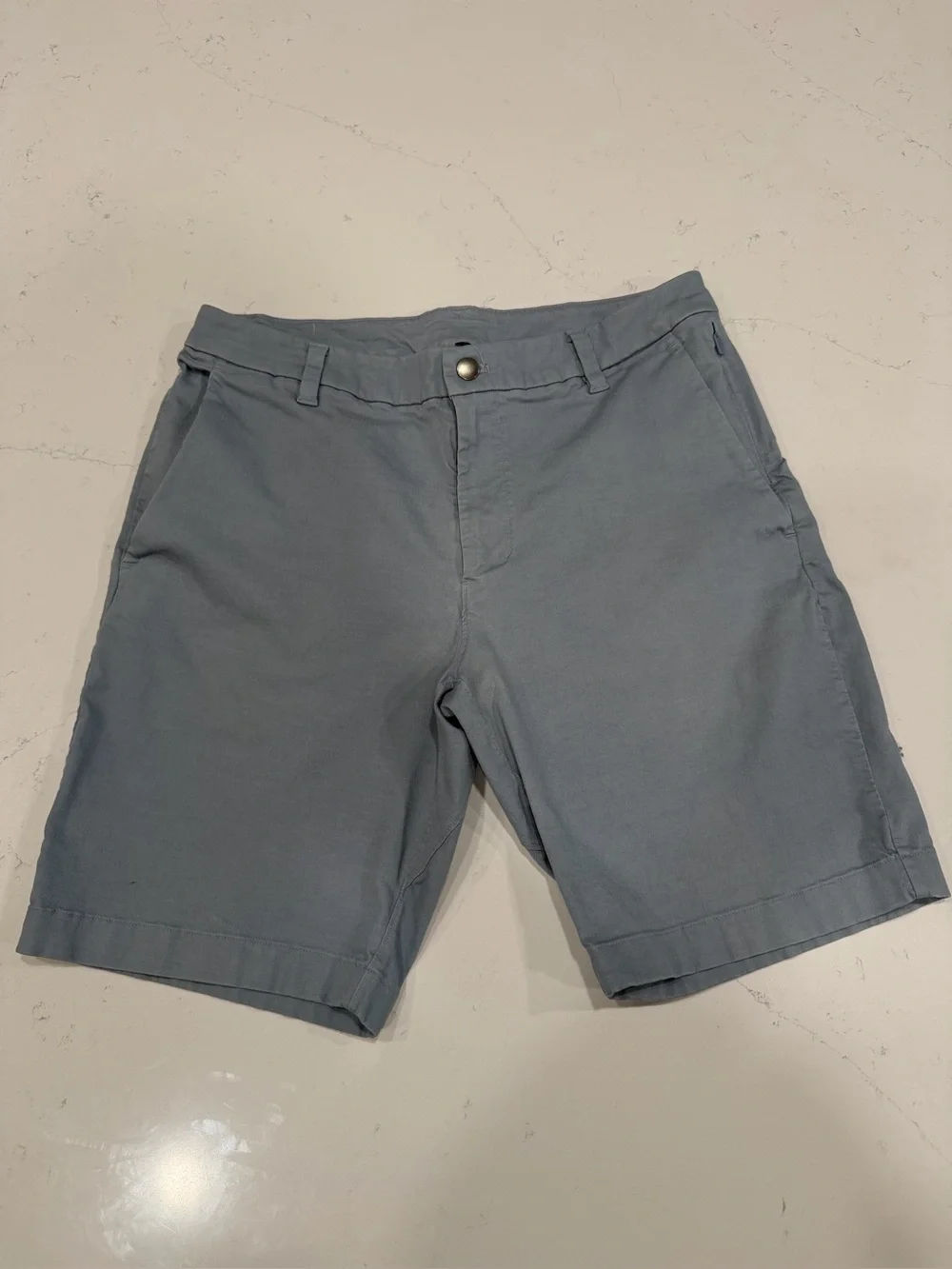 lululemon athletica Men's Commission Classic Fit Shorts in Slate Gray-Blue - 32